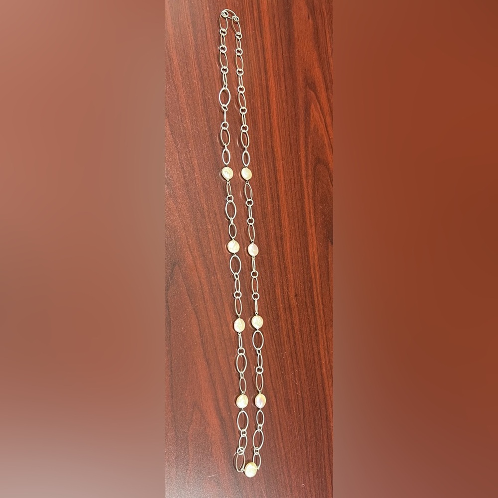 Elegant Silver and pink pearl Necklace